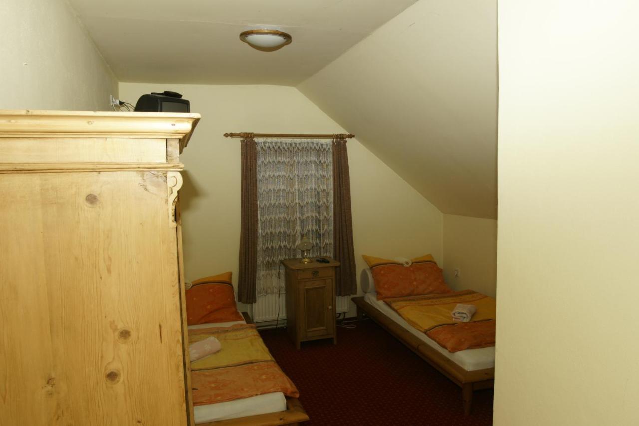 Hotel U Zlateho Andela Pardubice Phòng bức ảnh