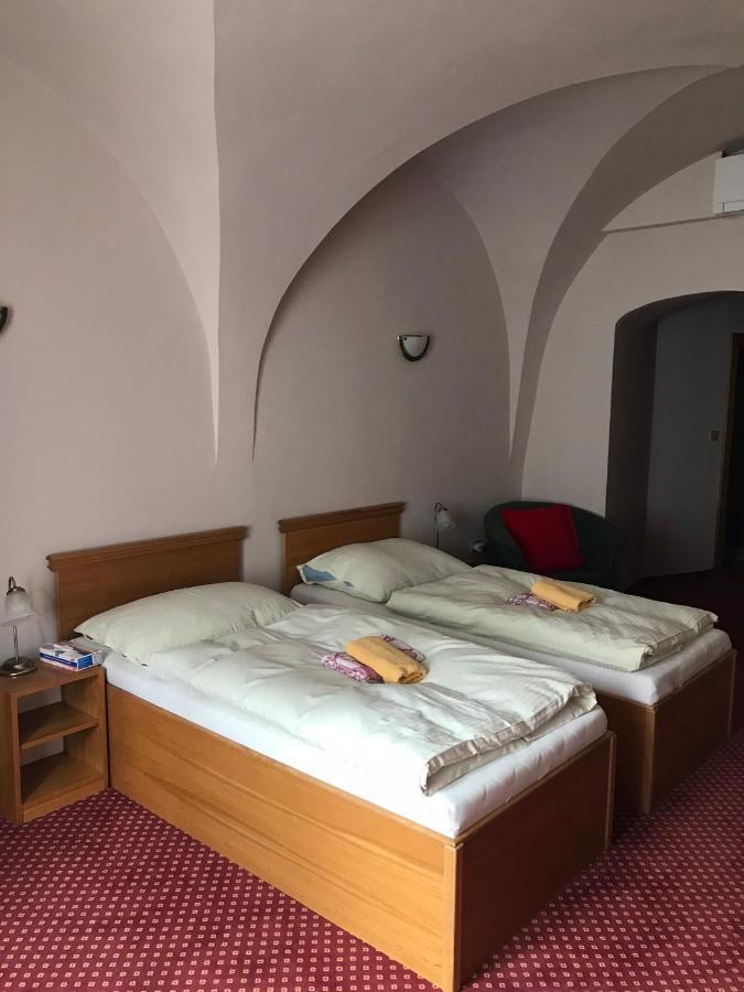 Hotel U Zlateho Andela Pardubice Ngoại thất bức ảnh