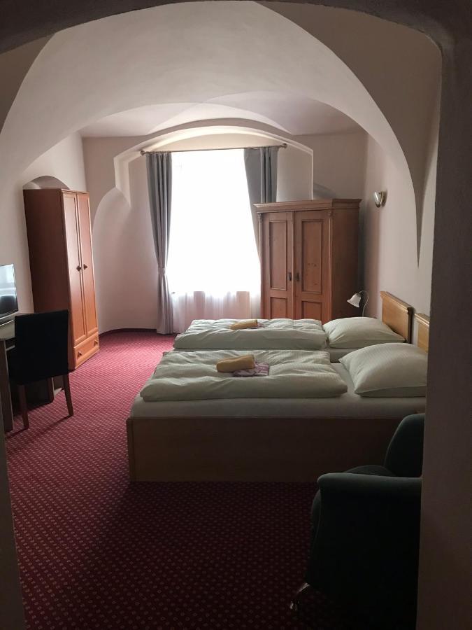 Hotel U Zlateho Andela Pardubice Ngoại thất bức ảnh