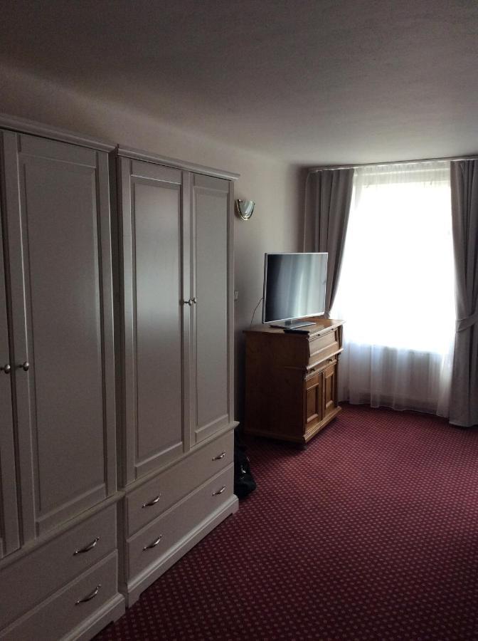 Hotel U Zlateho Andela Pardubice Ngoại thất bức ảnh