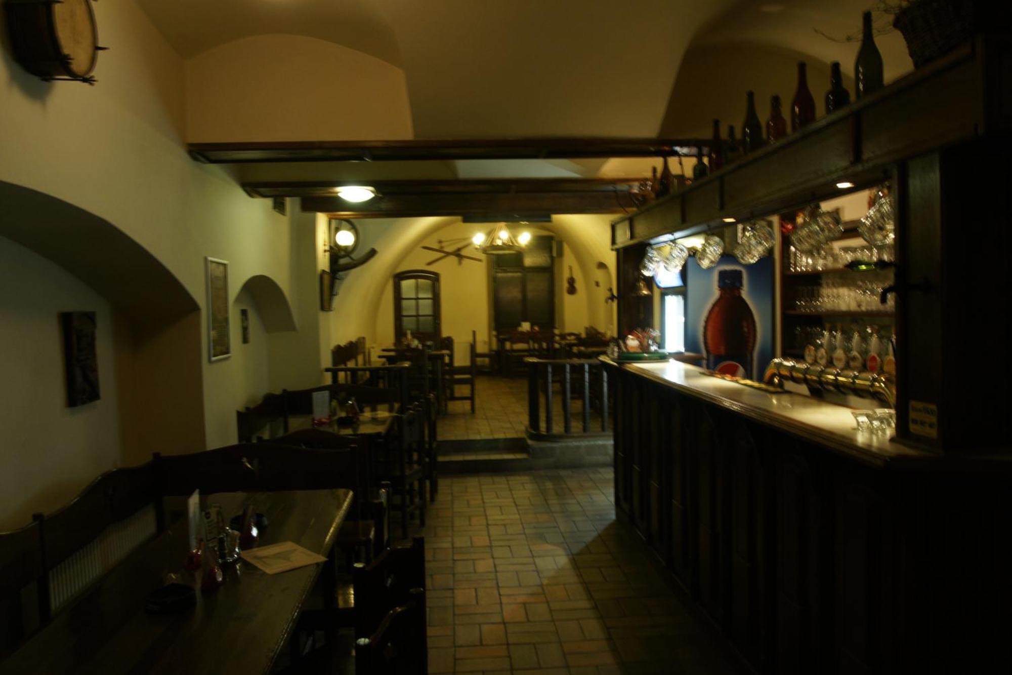 Hotel U Zlateho Andela Pardubice Ngoại thất bức ảnh
